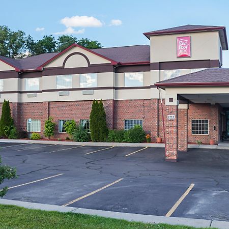 Red Roof Inn & Suites Lake Orion / Auburn Hills Экстерьер фото